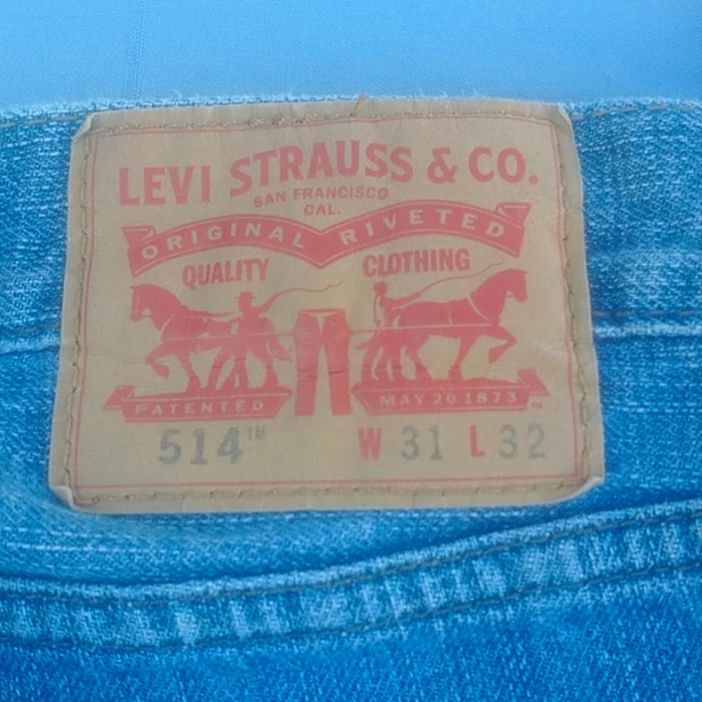 Levis - Picture 4 of 8